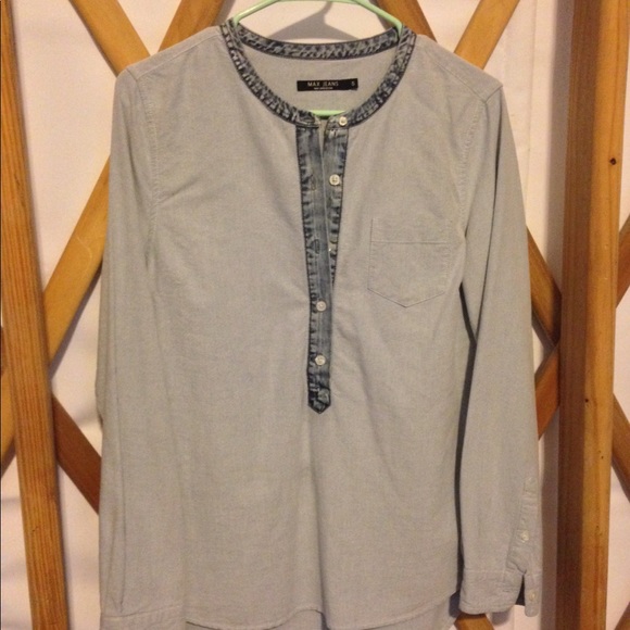 Max Jeans Tops - Max Jeans Chambray Popover